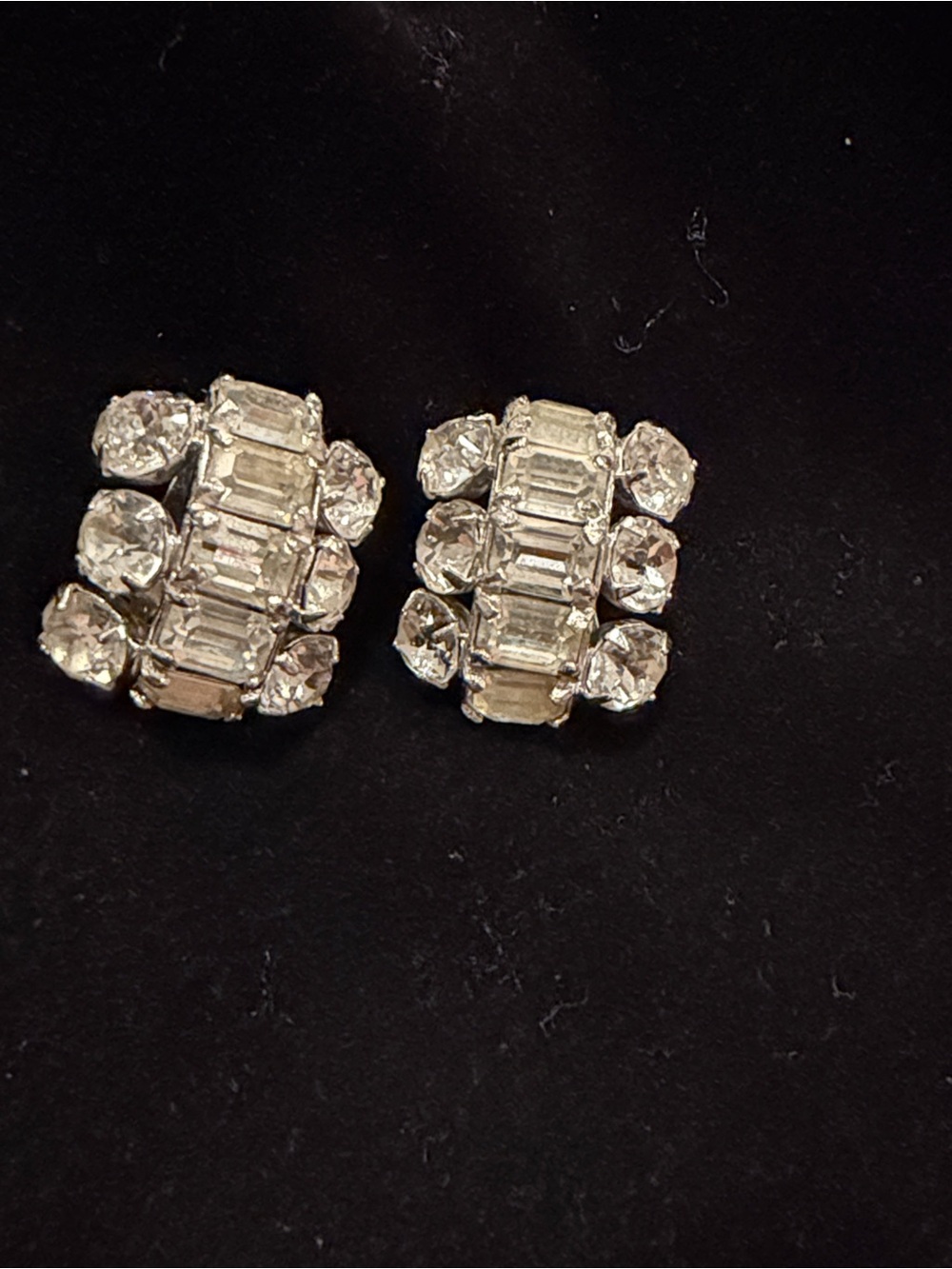 Vintage EISENBERG Emerald Cut Clear Rhinestone Clip Earrings - Picture 6 of 6